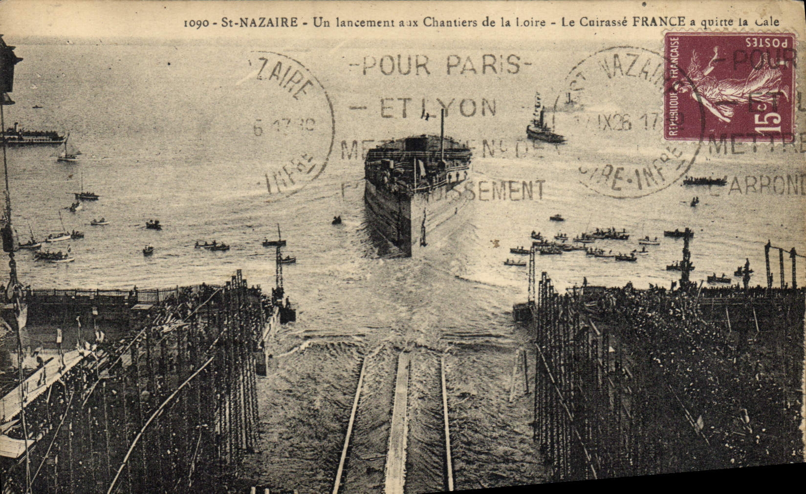 St-Nazaire - Un lancement aux Chantiers de la Loire - Le Cuirassé FRANCE quitte la Cale