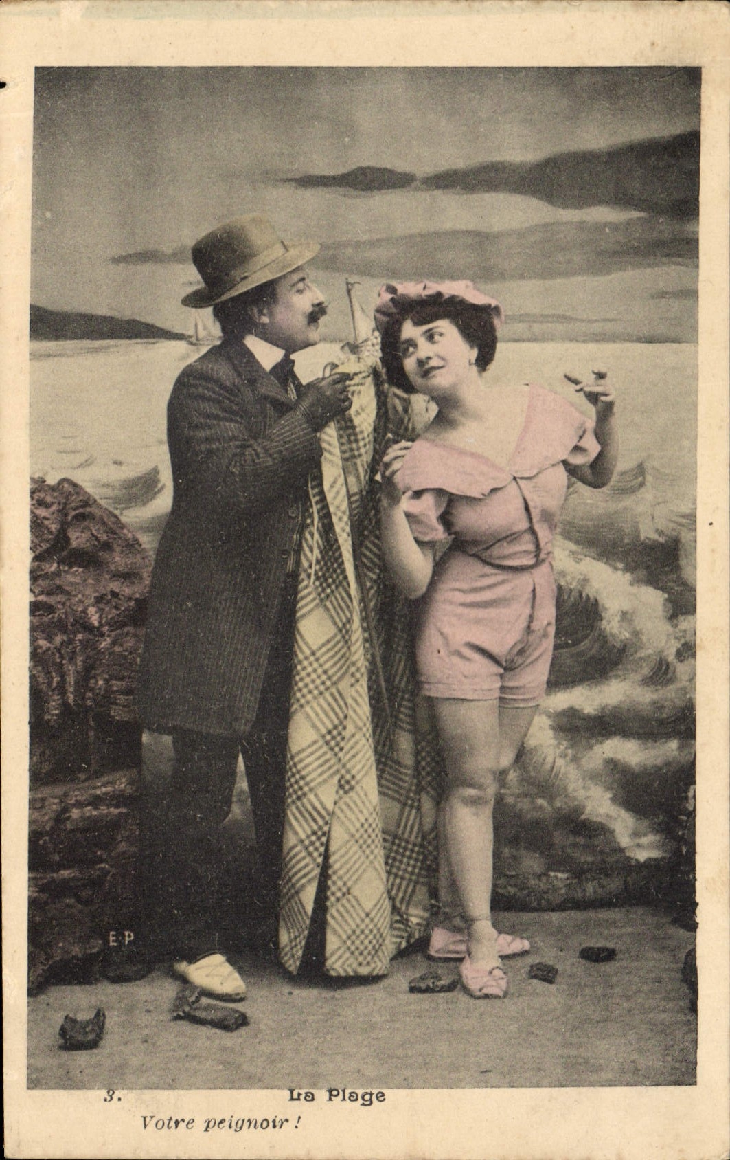 CPA Fantaisie Femme La plage