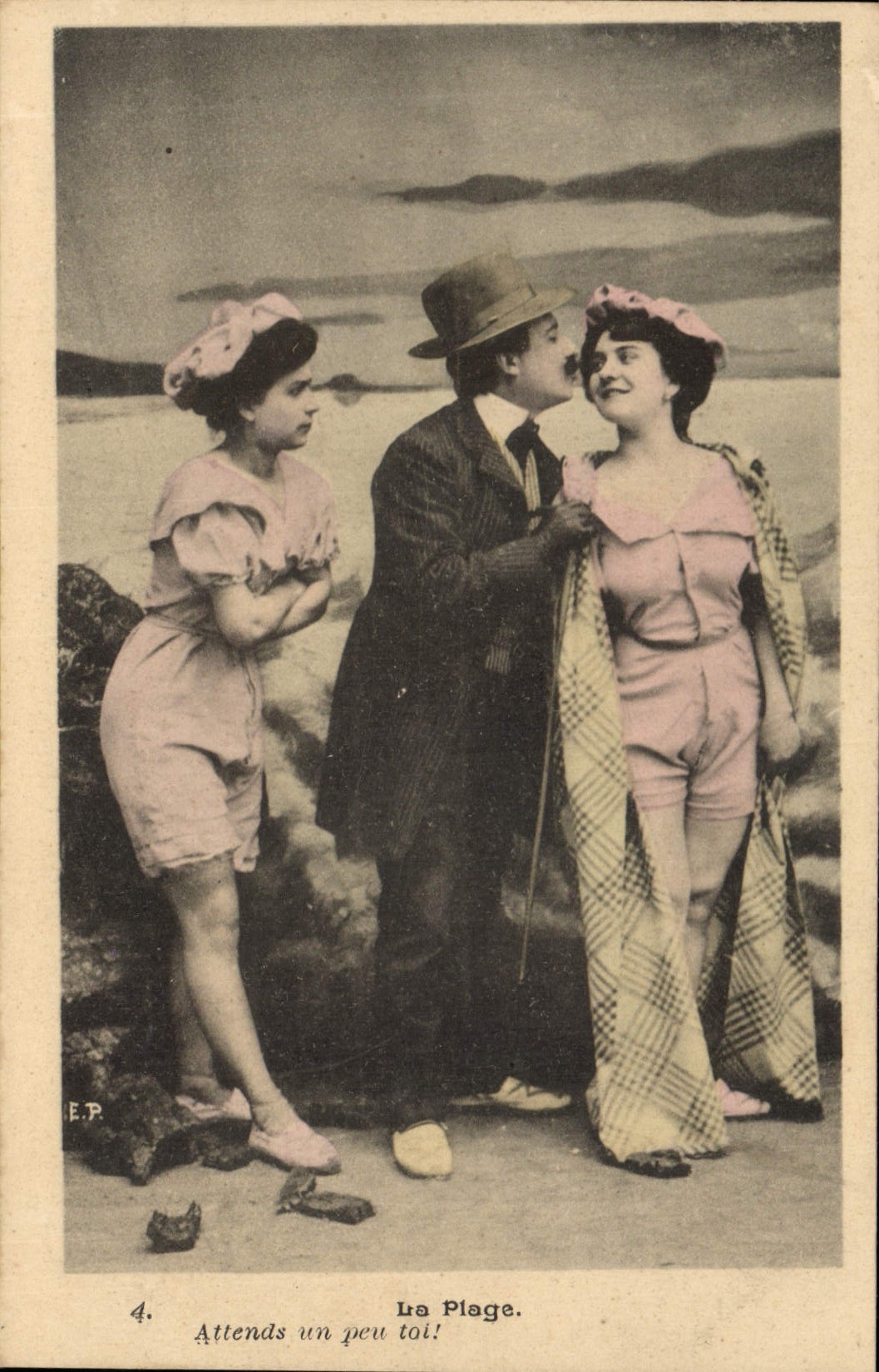 CPA Fantaisie Femme La plage