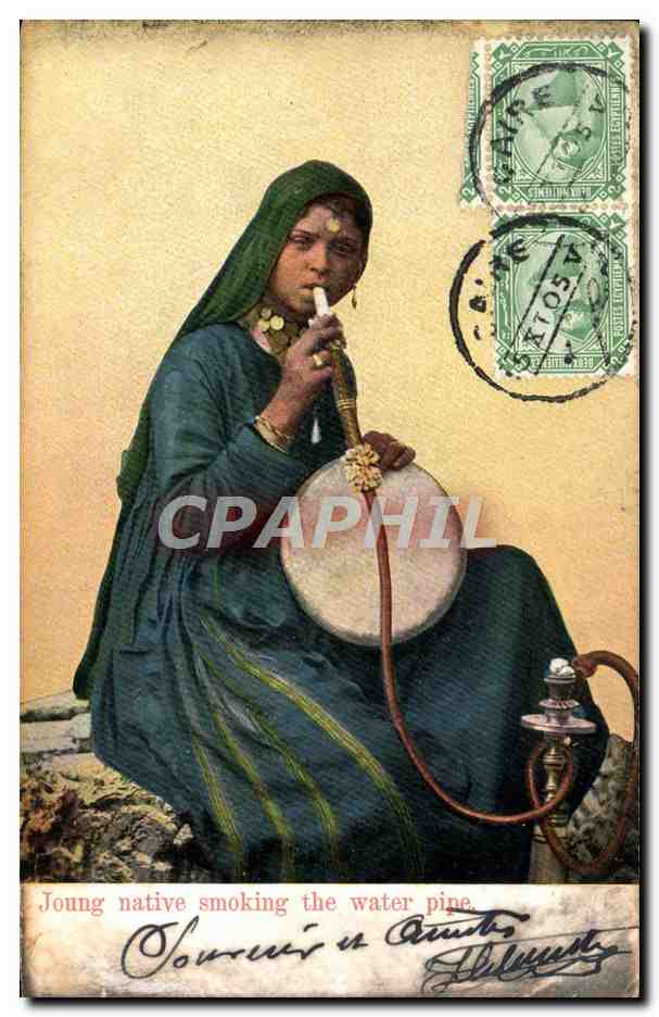 CPA Folklore Egypt Egypte Joun native smoking the water pipe Tabac