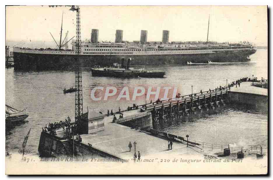 Le Havre — Le Transatlantique "France" 220 de longueur entrant au Port