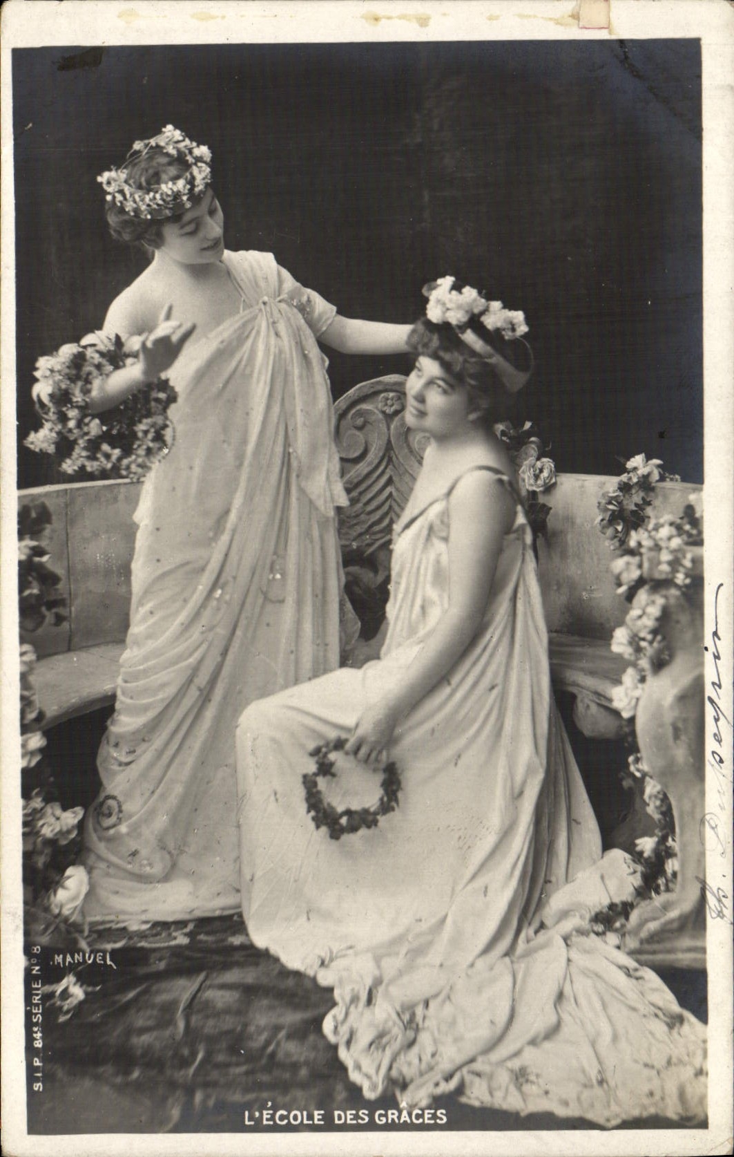 CPA Fantaisie Femmes L'ecole des graces 
