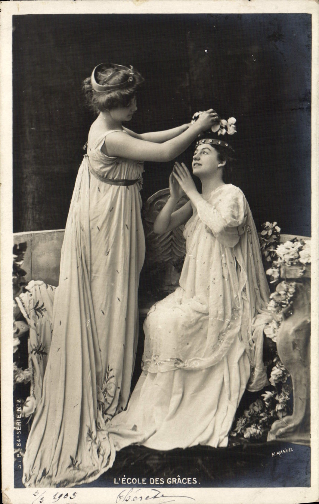 CPA Fantaisie Femmes L'ecole des graces