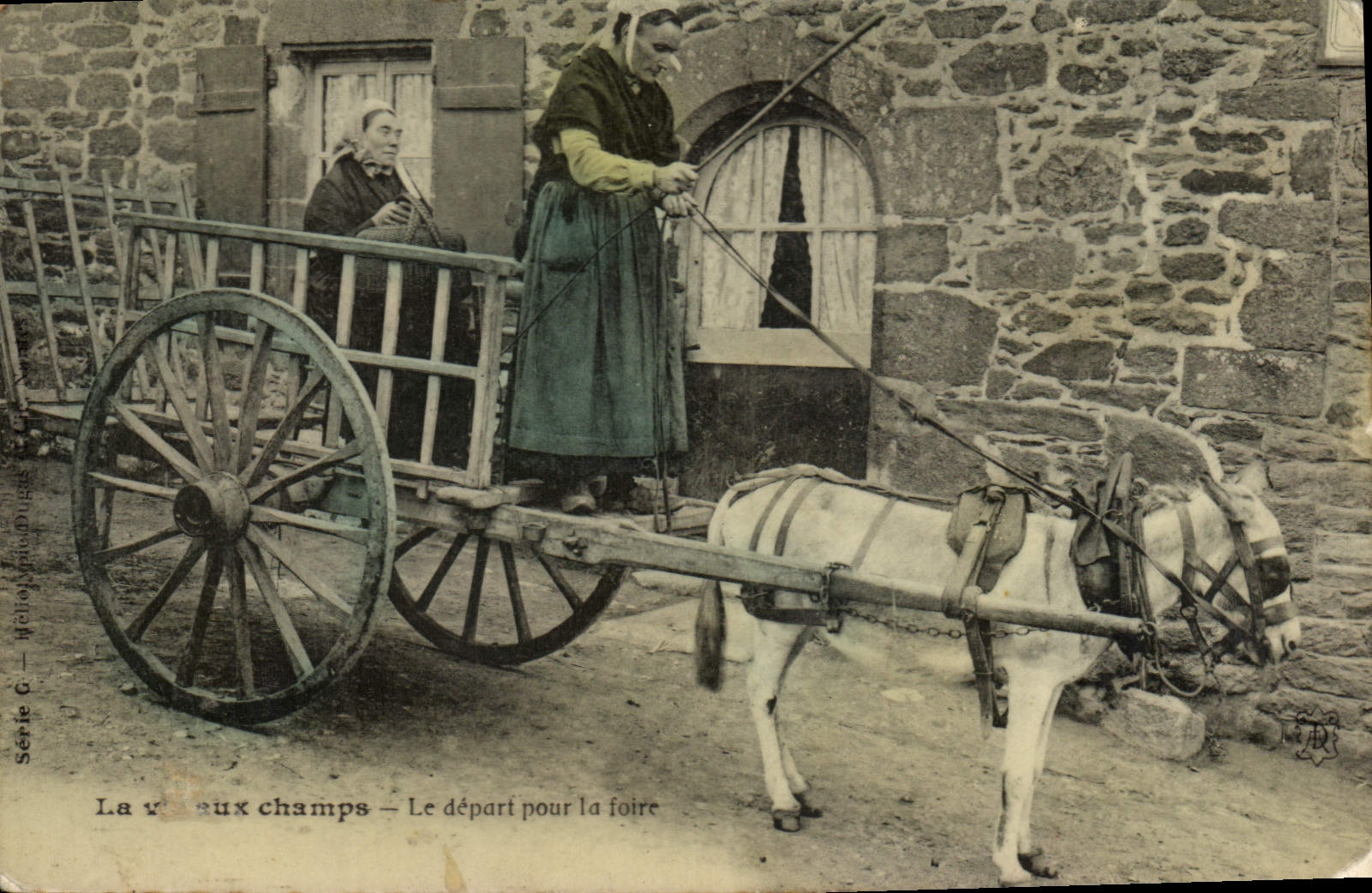 CPA Folklore La vie aux champs Le depart pour la foire Ane Mule 