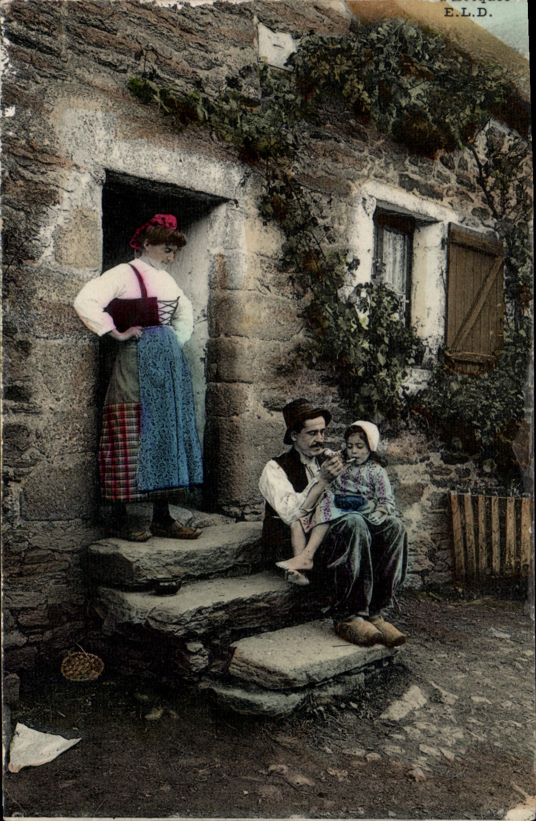 CPA Folklore Famille 