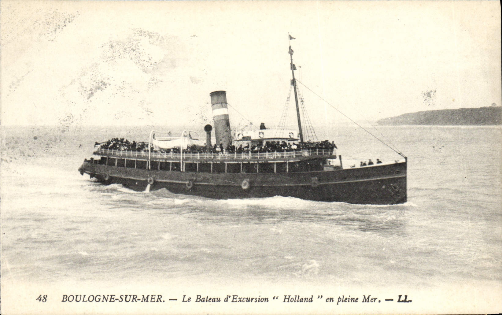 Boulogne-sur-Mer — Le Bateau d'Excursion "Holland" en pleine Mer — LL. — N° 48