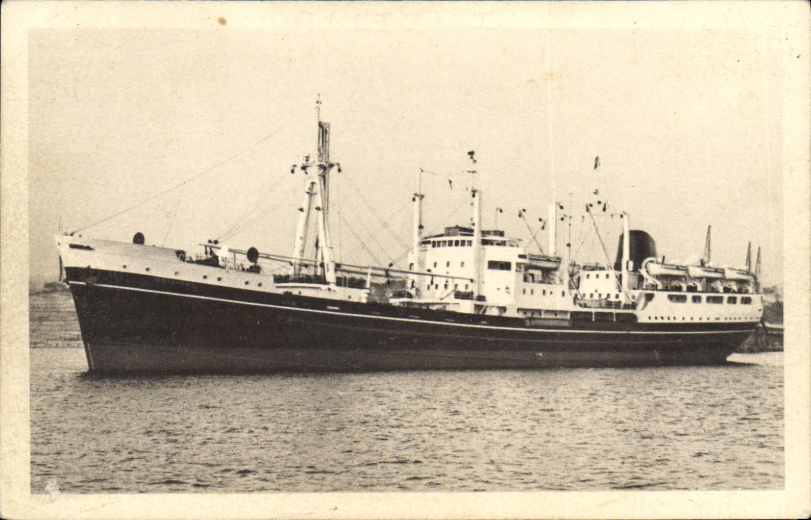 Navire à quai — Compagnie des Messageries Maritimes — Imp. Transatlantique, Paris