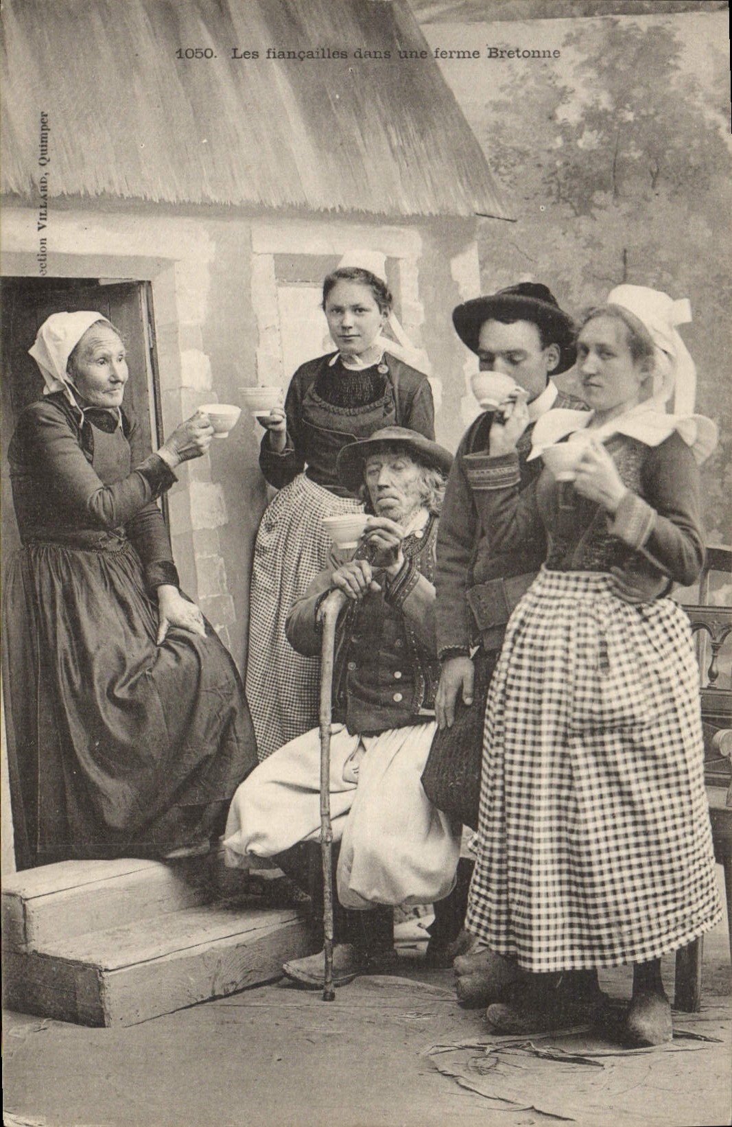 CPA Folklore Les fiancailles dans uen ferme bretonne Mariage 