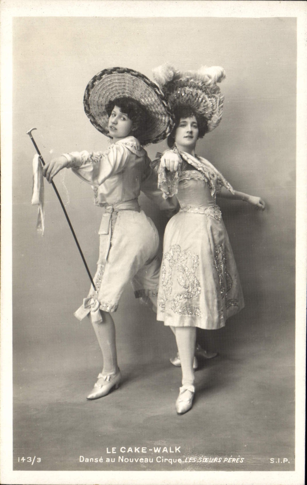 CPA Fantaisie Danse Le Cake Walk Danse au Nouveau Cirque Les Soeurs Pere