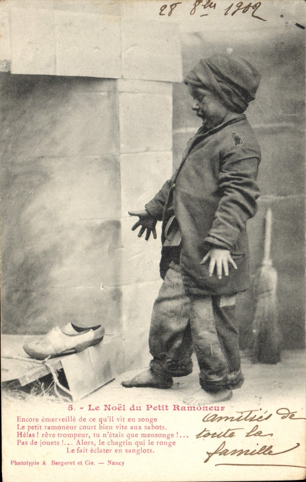 CPA Fantaisie Le Noel du petit Ramoneur Enfant
