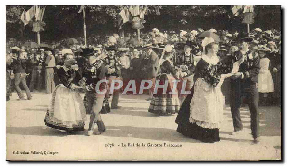 CPA Folklore Le bal de la Gavotte bretonne 
