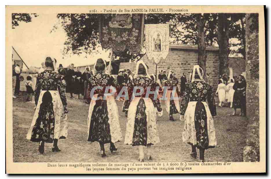 CPA Folklore Pardon de Ste Anne la Palue Procession