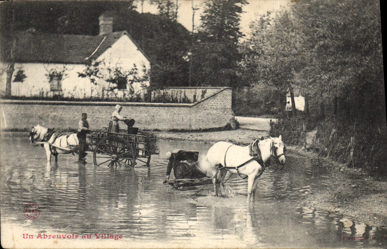 CPA Un abreuvoir au village Cheval 