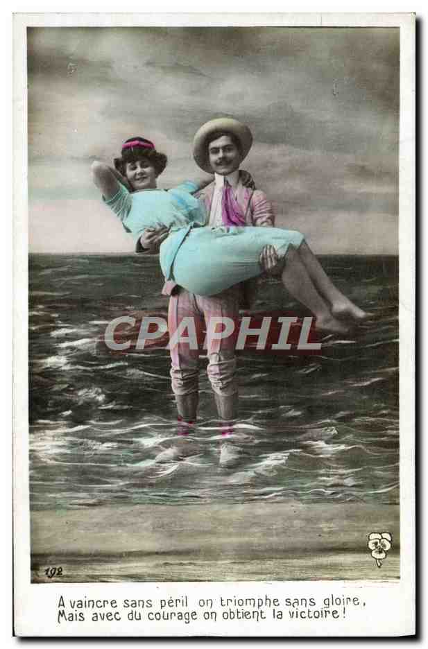 Un homme portant une femme dans l'eau — citation sur le triomphe du courage — éditeur Union Postale Universelle, n° 142