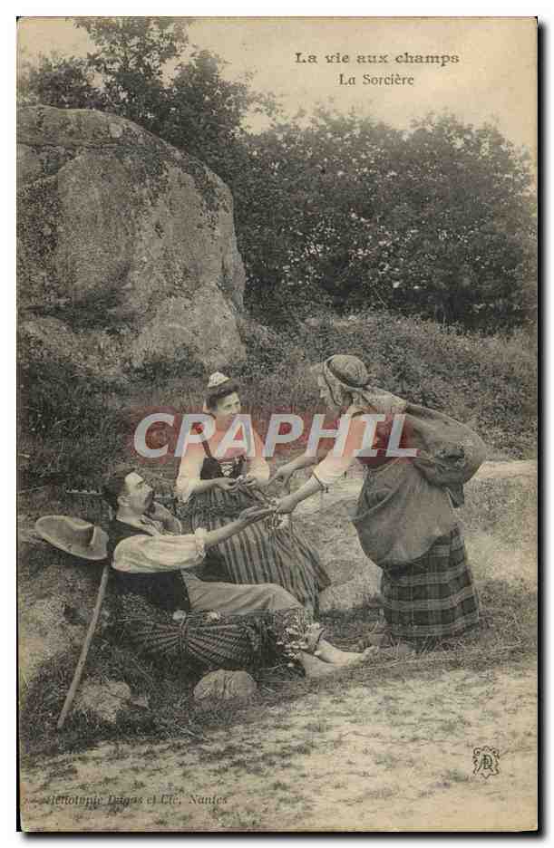 CPA Folklore La vie aux champs La sorciere 