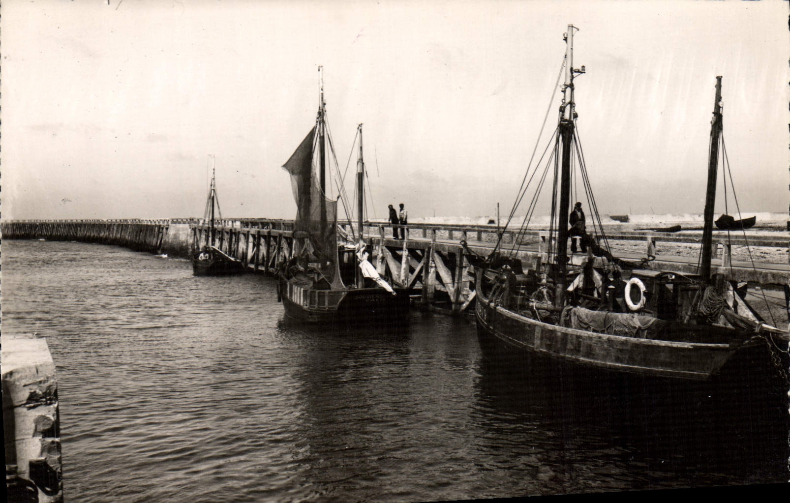 Bateaux de pêche à Grandcamp-les-Bains — Calvados — éditeur St-Pierre-Eglise, n° 530