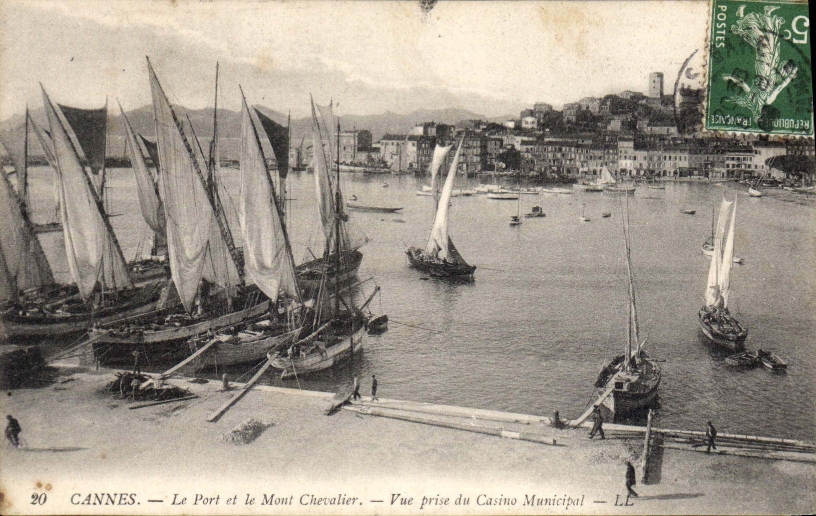 CANNES — Le Port et le Mont Chevalier — Vue prise du Casino Municipal — LL