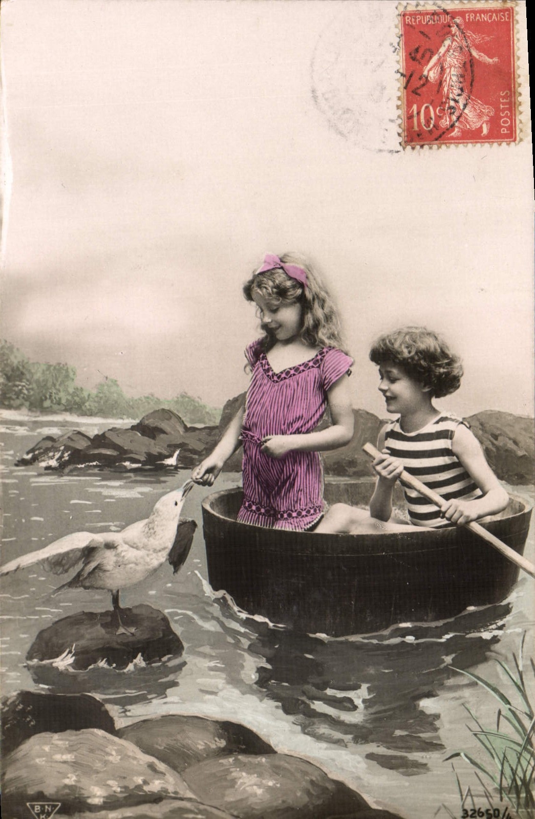 CPA Fantaisie Enfants Maillot de Bain Mouette oiseau