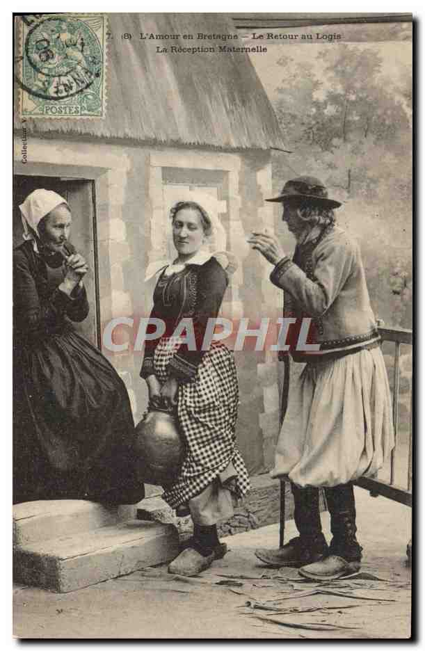 CPA Folklore L'amour en Bretagne Le retour au logis La reception maternelle 