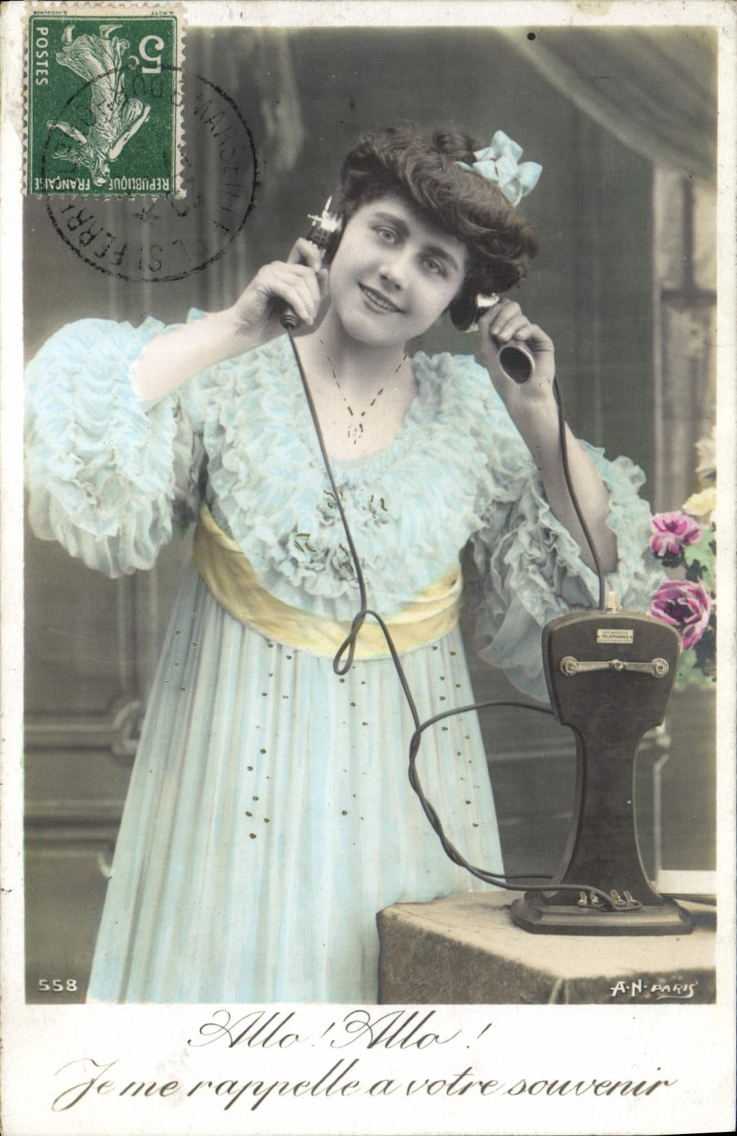 Junge Frau am Telefon — Erinnerungsszene — A.N. Paris, Nr. 558