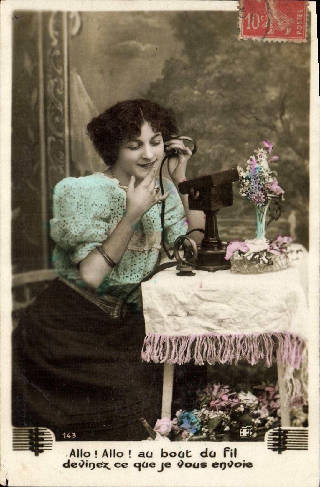 Femme au téléphone — scène de communication — éditeur inconnu, n° 143