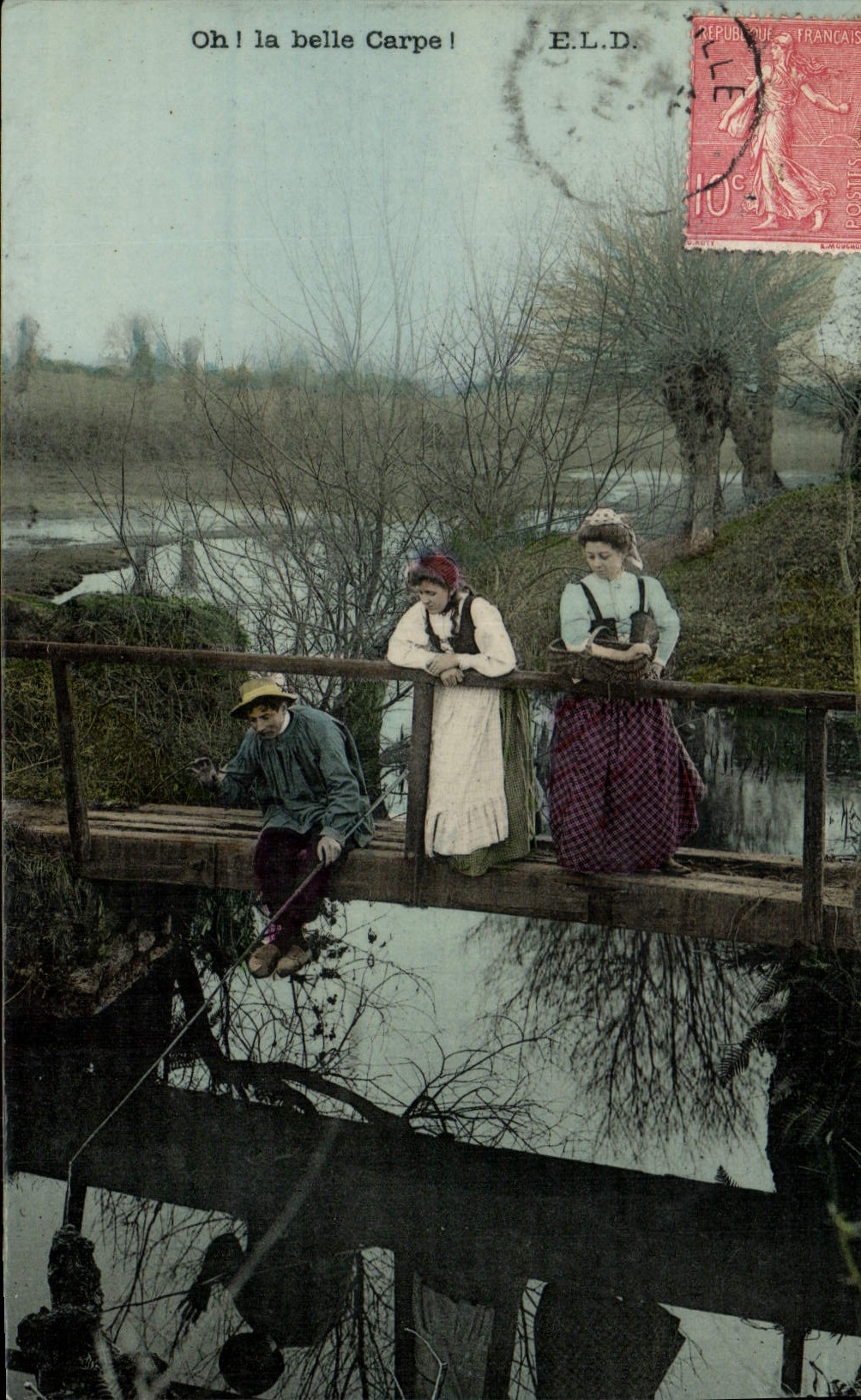 CPA Folklore Oh la belle carpe Peche Pecheur