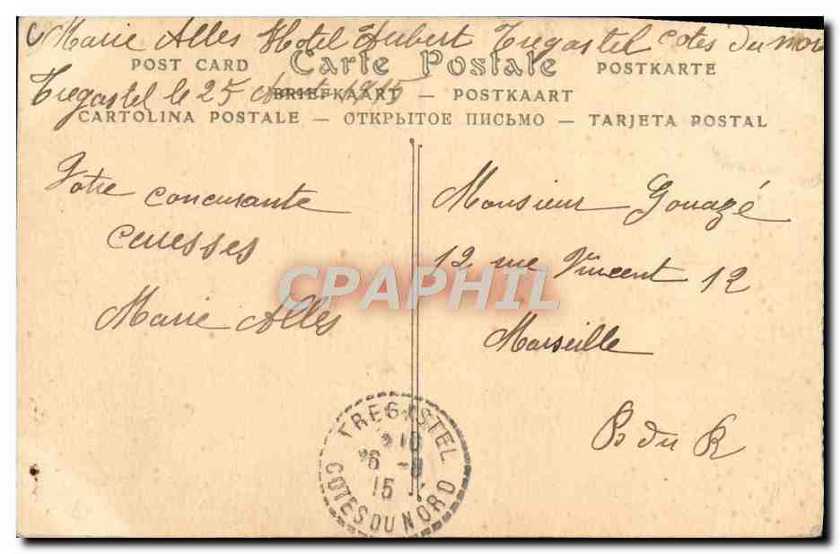 CPA Folklore Bretagne Femme allumant sa pipe Tabac TOP — Verso