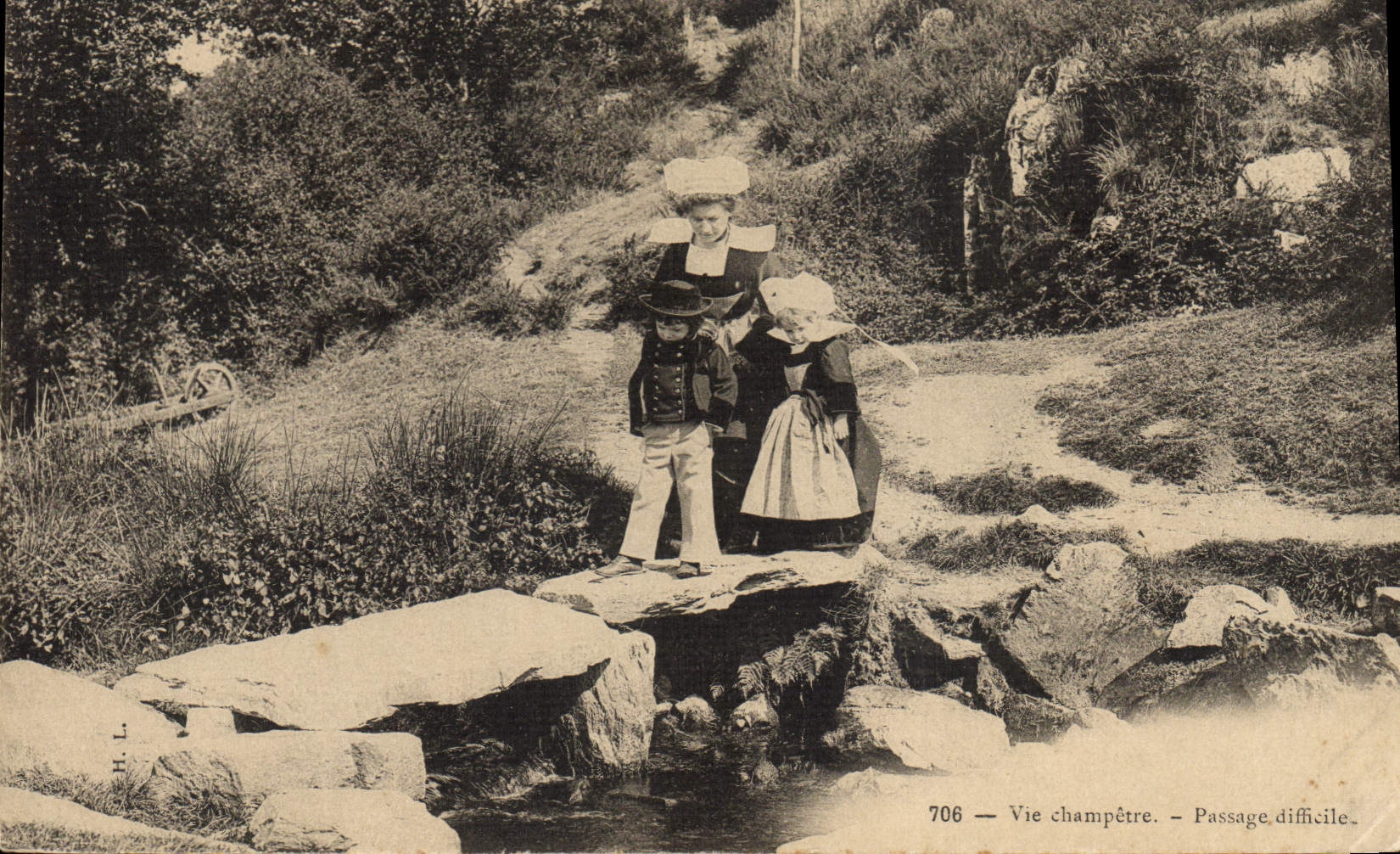 CPA Folklore Vie champetre Passage difficile 