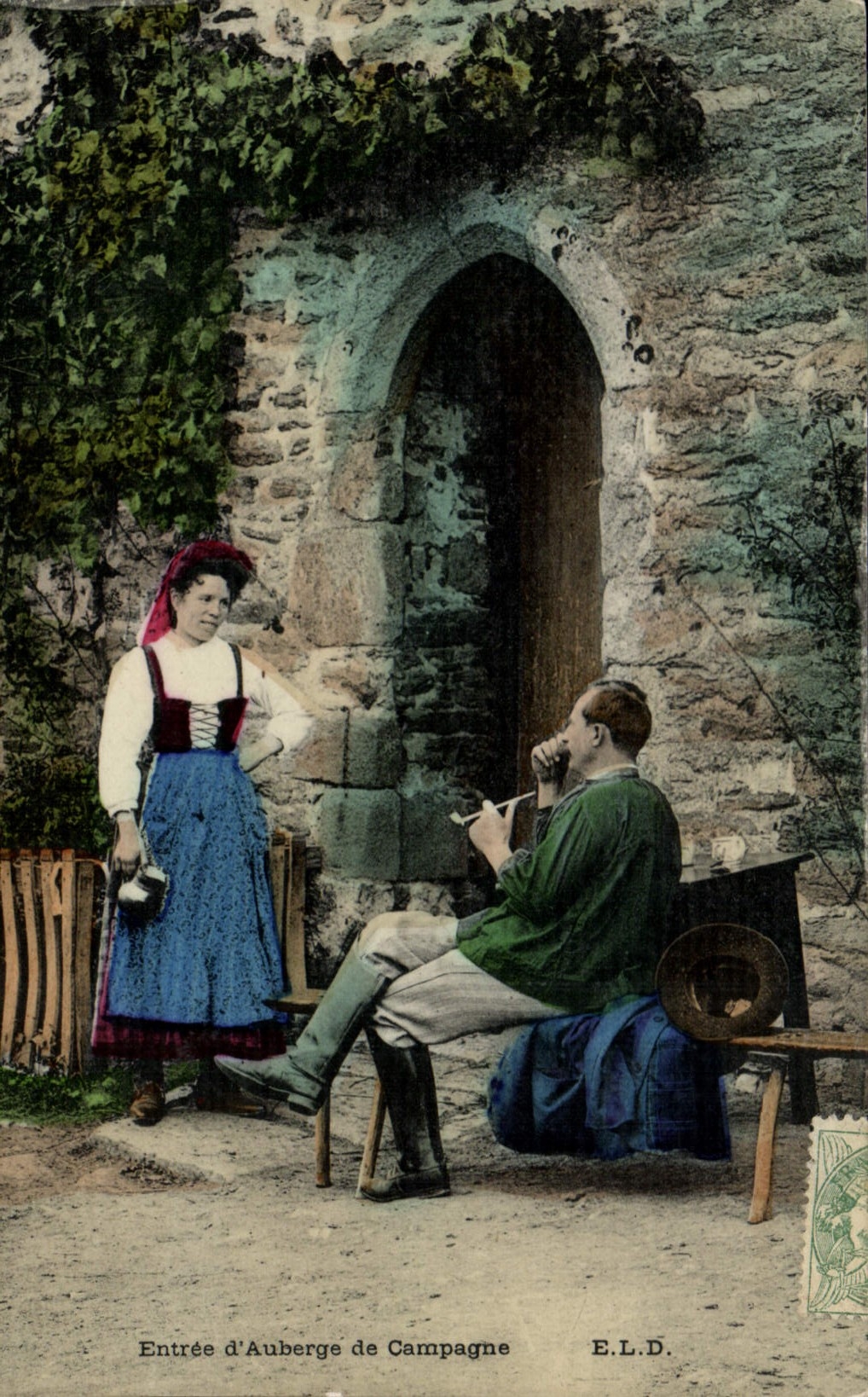 CPA Folklore Entree d'auberge de campagne Pipe Tabac