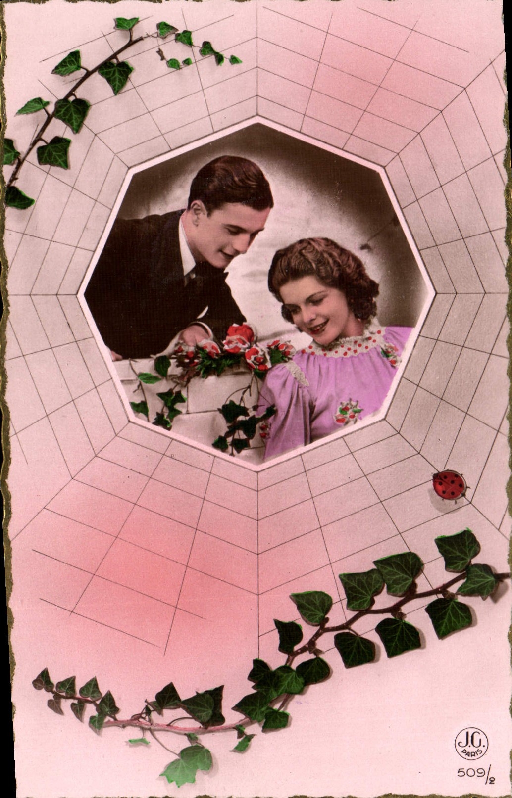 CPA Fantaisie Femme Coccinelle 