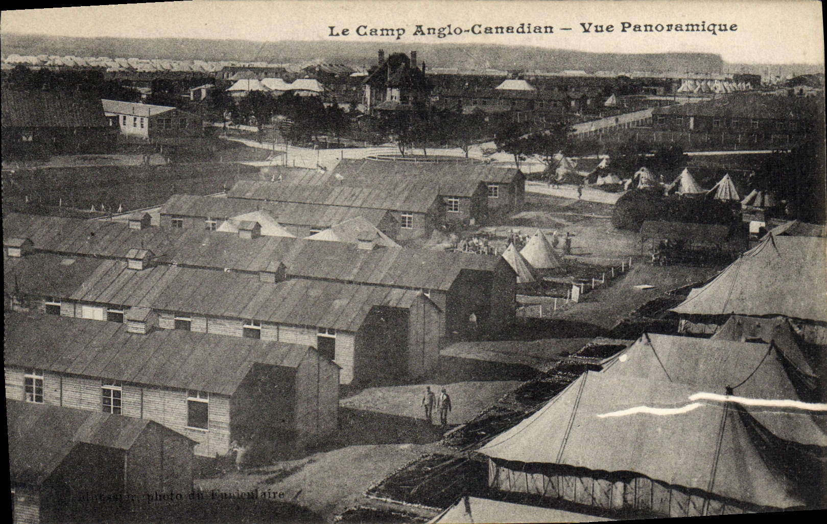 Le Camp Anglo-Canadian — Vue Panoramique — photo du Familiaire