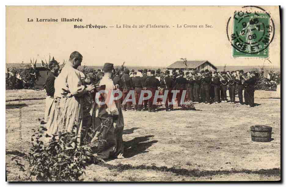 CPA Militaria Bois l'Eveque La fete du 26eme d'infanterie La course en sac 