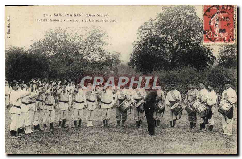 CPA Militaria Saint Maixent 114eme d'infanterie Tambours et clairons en peid 