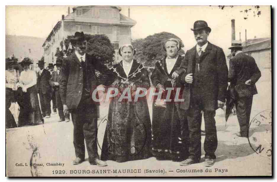 CPA Folklore Bourg Saint Maurice Costumes du pays Savoie 