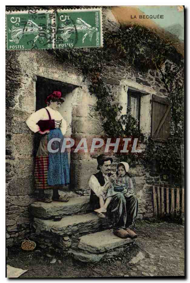 CPA Folklore La becquee Enfant