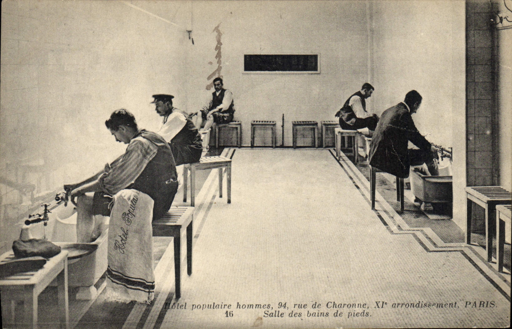 Hotel popular para hombres — Sala de pedicura — Hotel Populaire, 94, rue de Charonne, XIe arrondissement, PARIS.