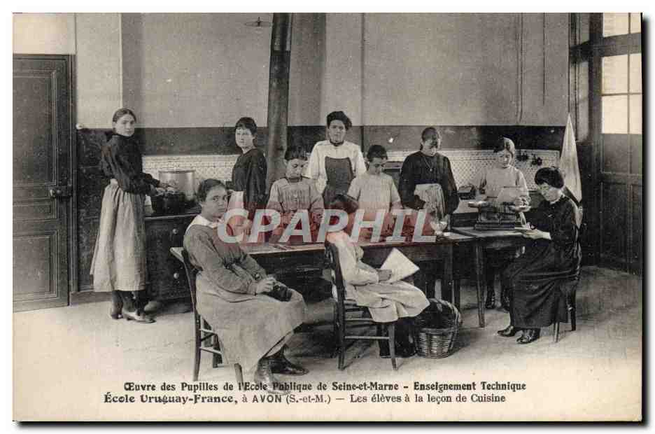 CPA Ecole Uruguay France a Avon Les eleves a la lecon de cuisine TOP