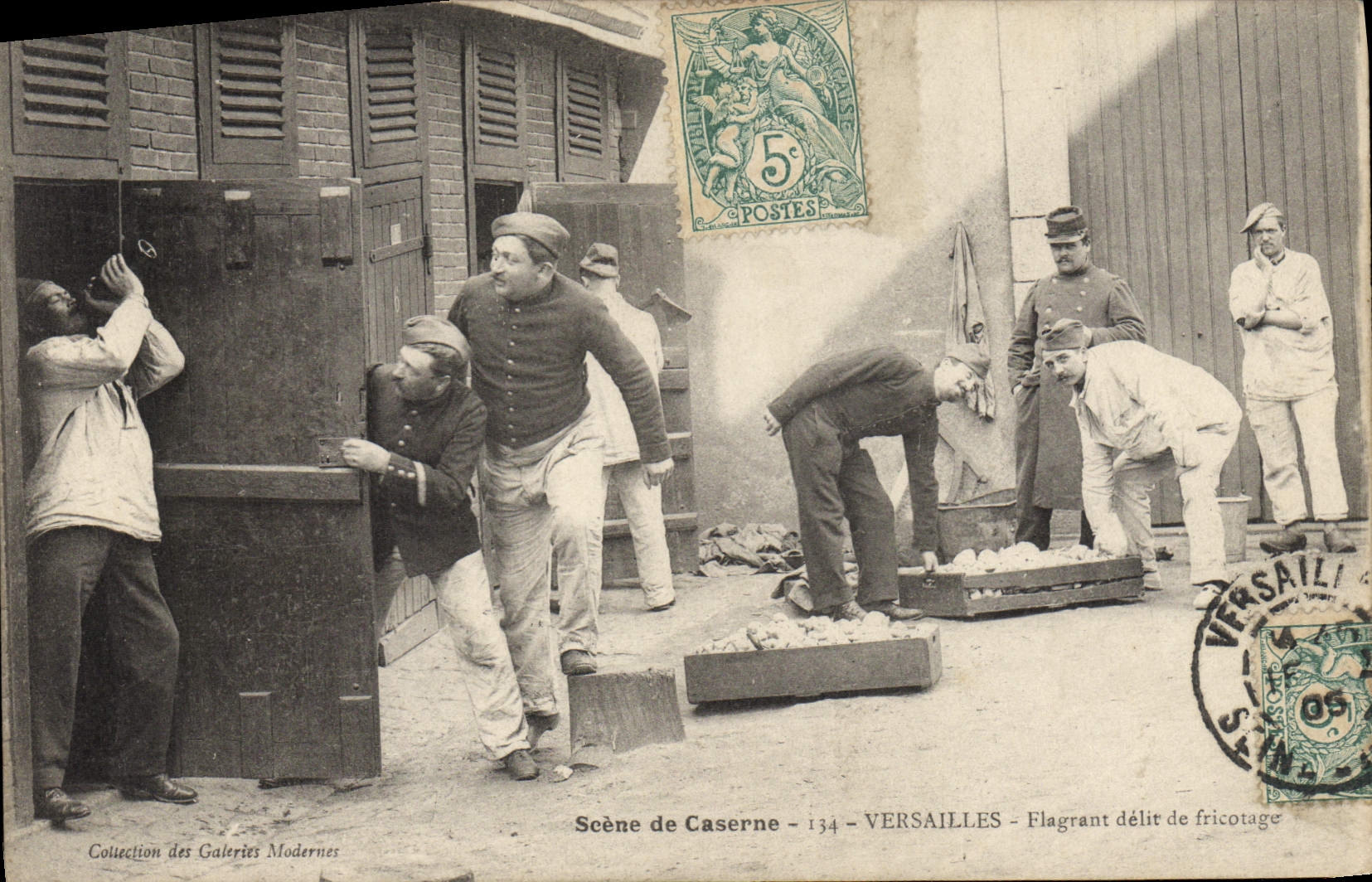 CPA Militaria Versailles Flagrant delit de fricotage 