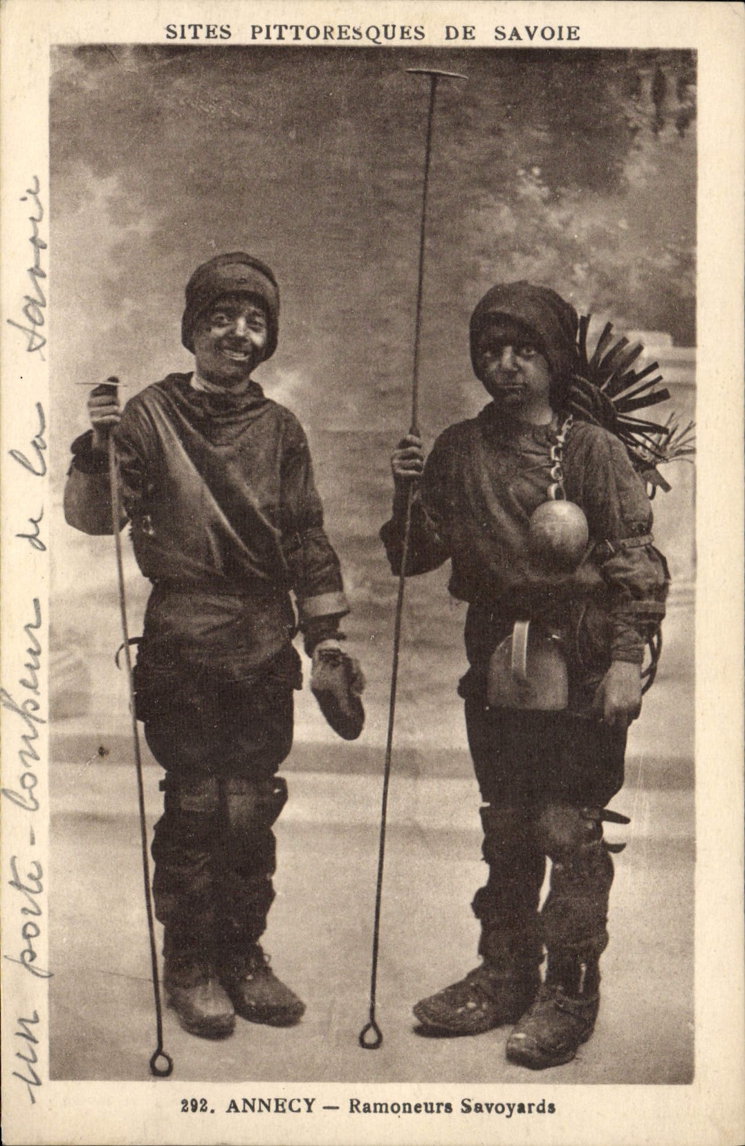 CPA Folklore Savoie Annecy Ramoneurs savoyards