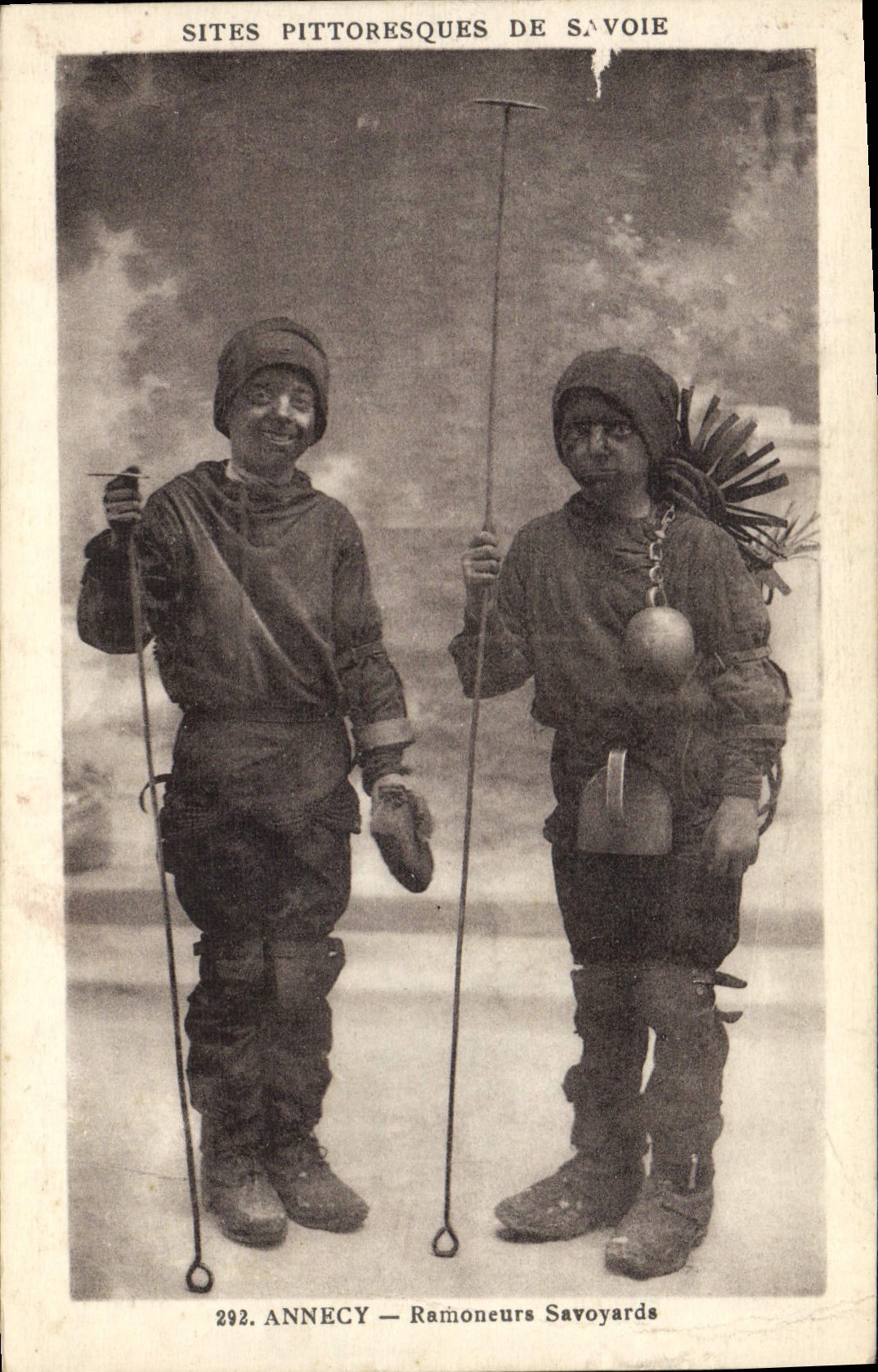 CPA Folklore Savoie Annecy Ramoneurs savoyards 