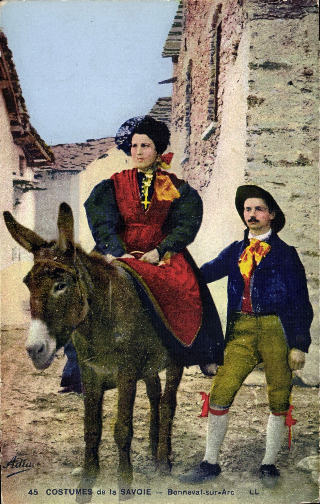 CPA Folklore Costumes de Savoie Bonneval sur Arc Ane Mule 