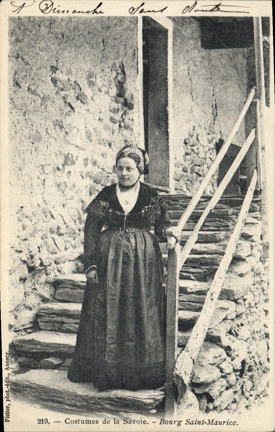 CPA Folklore Costumes de Savoie Bourg Saint Maurice 