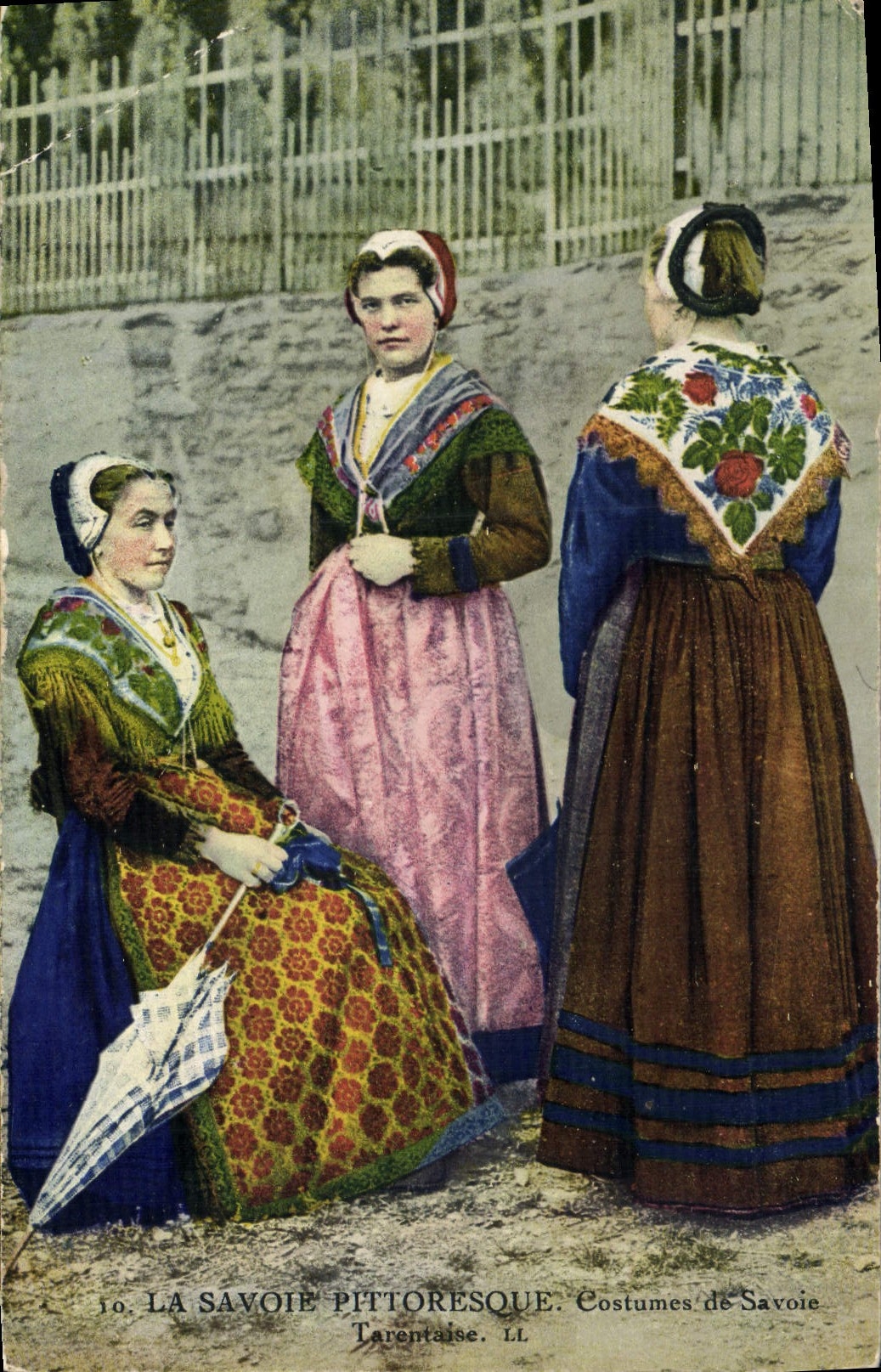 CPA Folklore Savoie Costumes de Savoie Tarentaise 