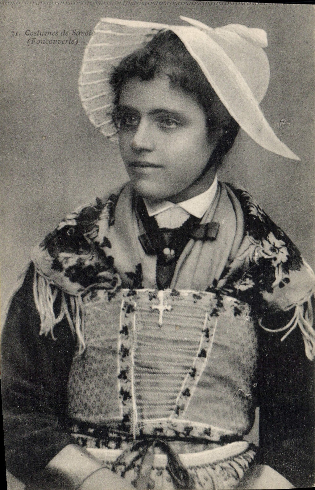 CPA Folklore Costume de Savoie Fontcouverte 