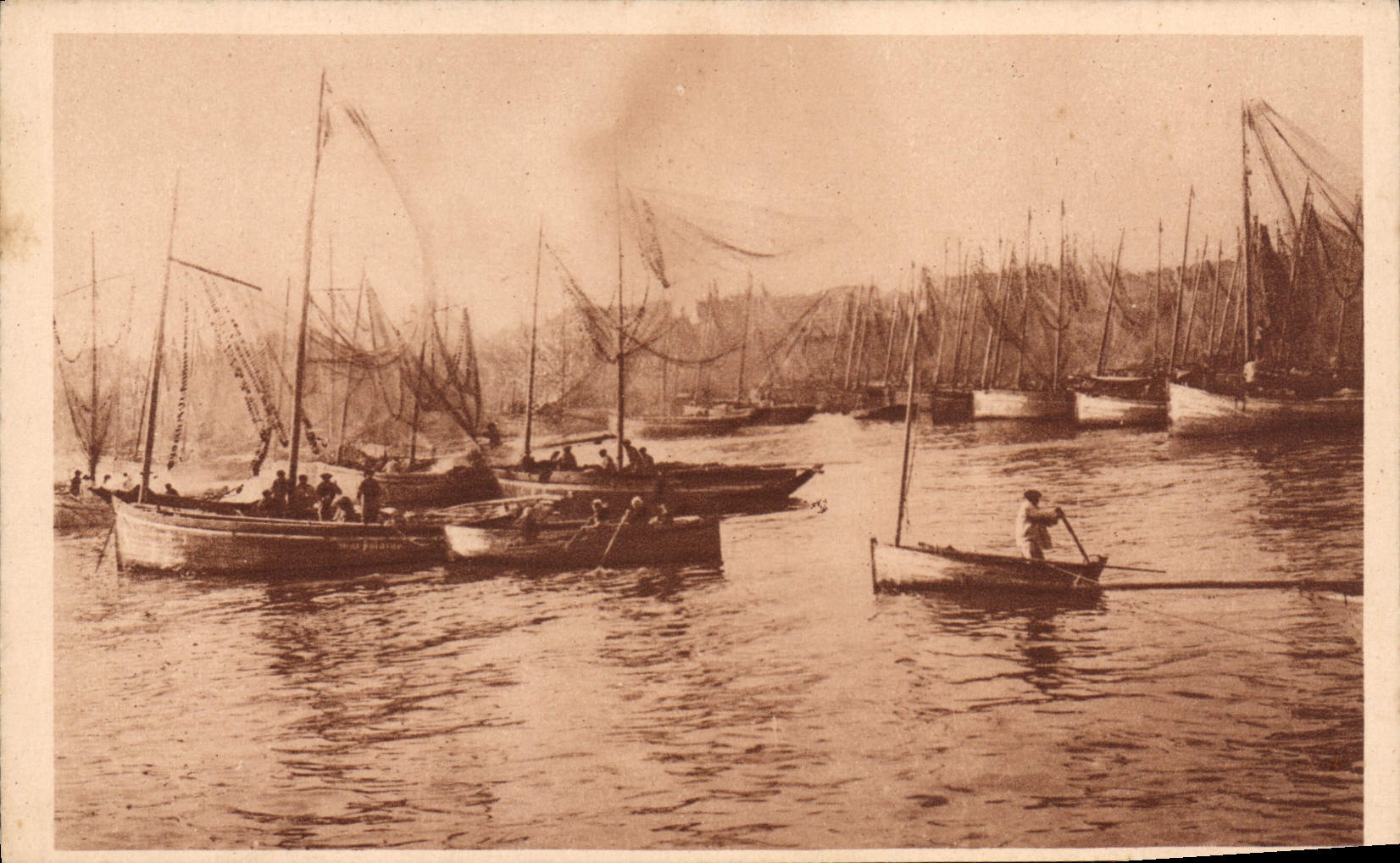 La Flottille des Sardinières — Concarneau — Éditeur Lévy et Neuruzin, Paris