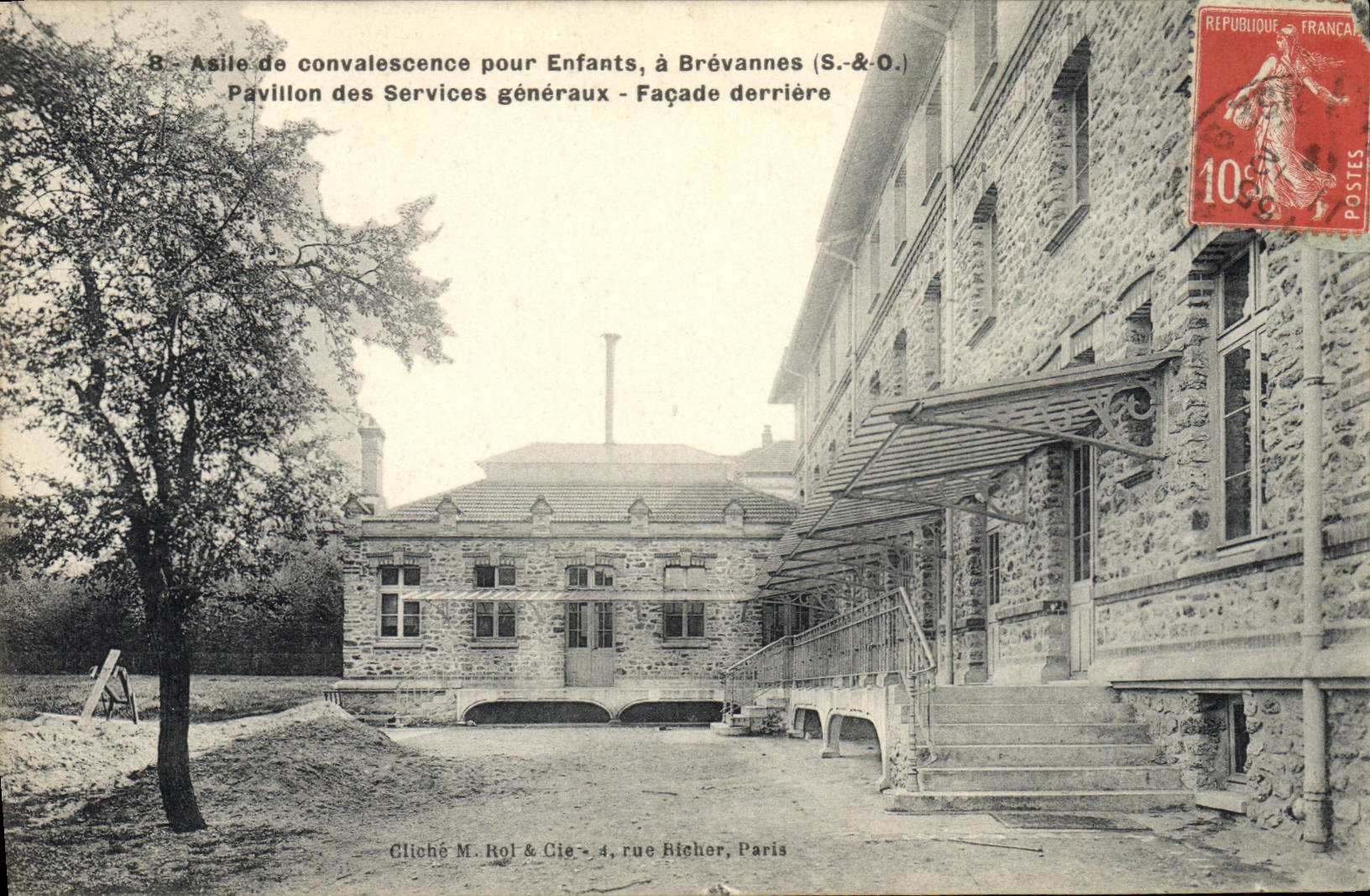 Asyl für Kinder zur Genesung, in Brévannes (S.&O.) — Pavillon der allgemeinen Dienste — Hinterfassade — Foto von M. Rol & Cie, 4 rue Richer, Paris