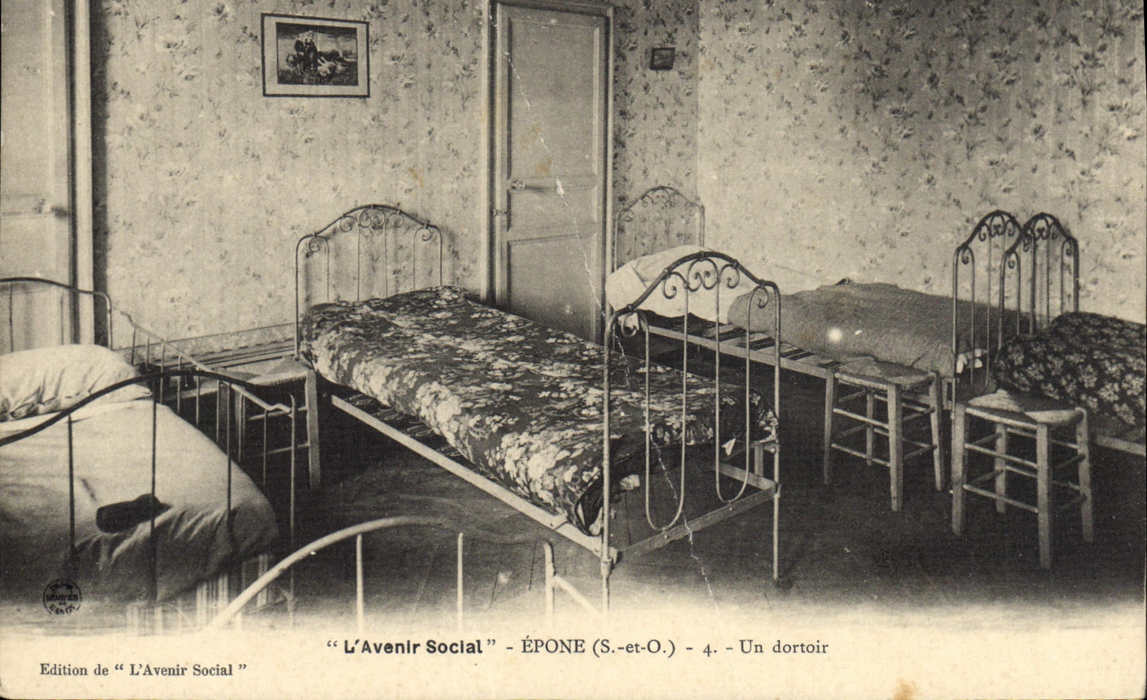 CPA Enfants L'avenir social Epone Un dortoir