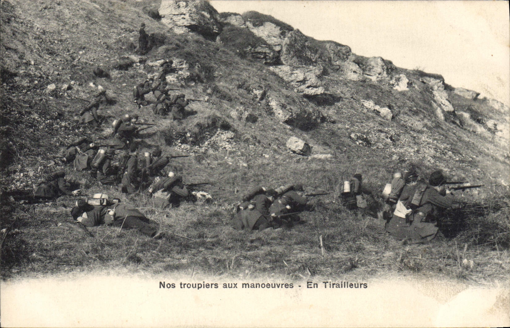 Nos troupiers aux manœuvres - En Tirailleurs — Simi-Bronure & Brèger Frères
