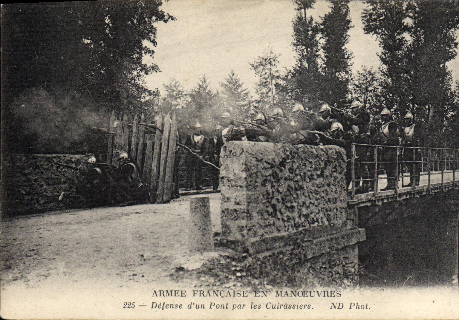 Défense d'un Pont par les Cuirassiers — ARMÉE FRANÇAISE EN MANOEUVRES — ND Phot. n°225