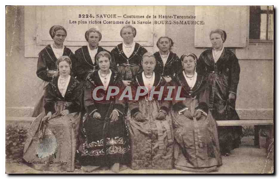 CPA Folklore Savoie Costumes de la Haute Tarentaise Bourg St Maurice 